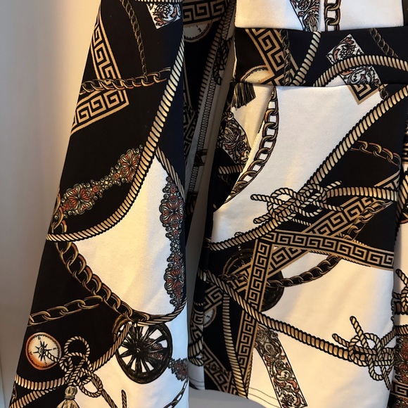 Pretty Little Thing Romper Plunging Neckline - Picture 5 of 6